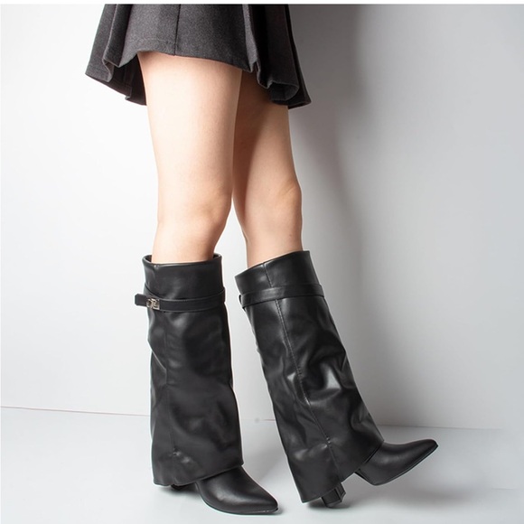 Elegant Black Women's Boots - Picture 5 of 5
